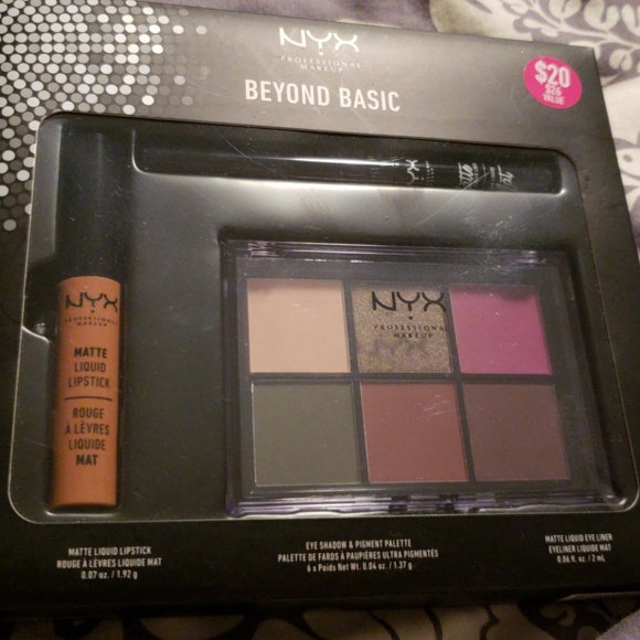 Nyx Beyond Basic Kit Nwt